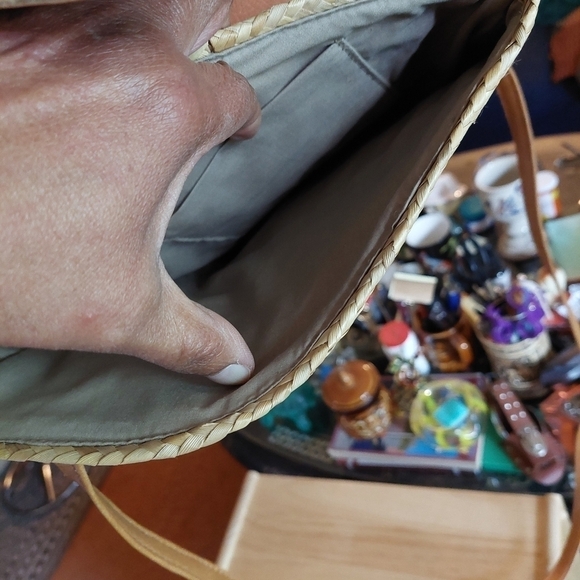 Vintage* Straw & Leatherette 1/4 Fold Handbag - Picture 7 of 10